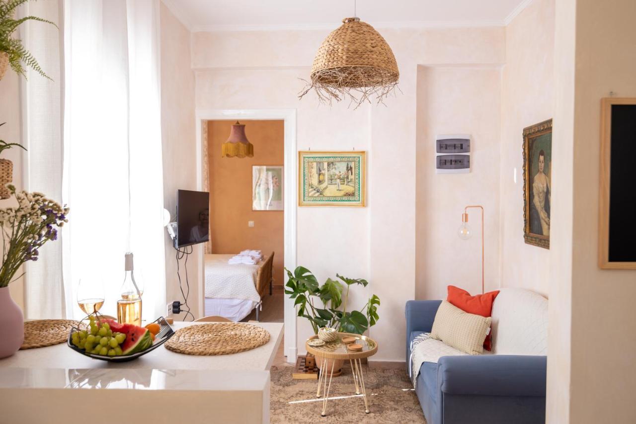 Mediterranean House - 12 Min From Acropolis! Apartment เอเธนส์ ภายนอก รูปภาพ