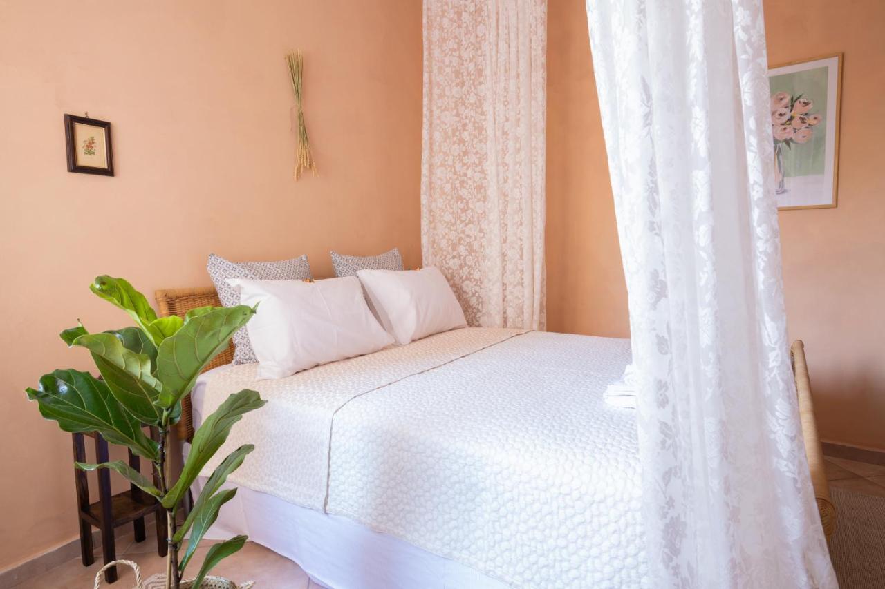 Mediterranean House - 12 Min From Acropolis! Apartment เอเธนส์ ภายนอก รูปภาพ
