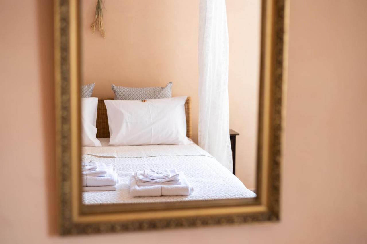 Mediterranean House - 12 Min From Acropolis! Apartment เอเธนส์ ภายนอก รูปภาพ