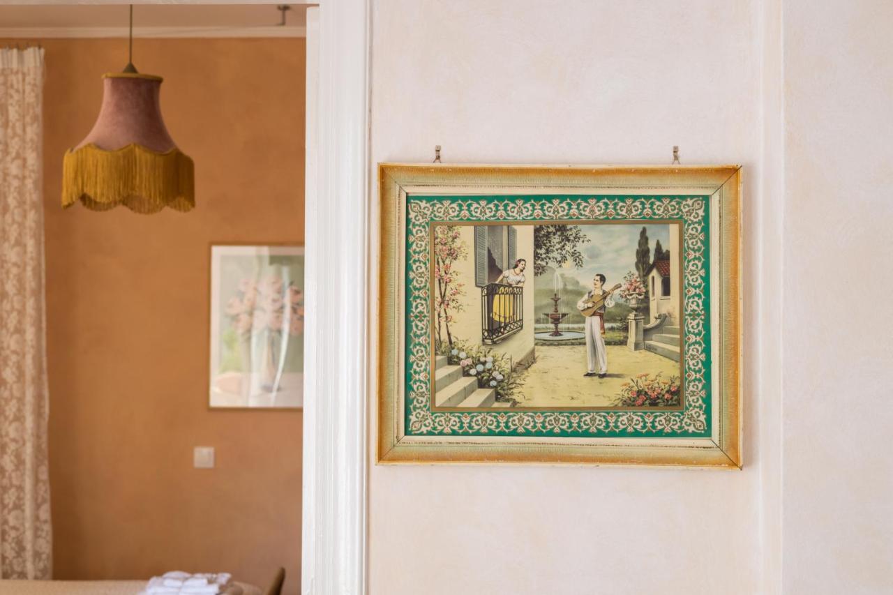 Mediterranean House - 12 Min From Acropolis! Apartment เอเธนส์ ภายนอก รูปภาพ